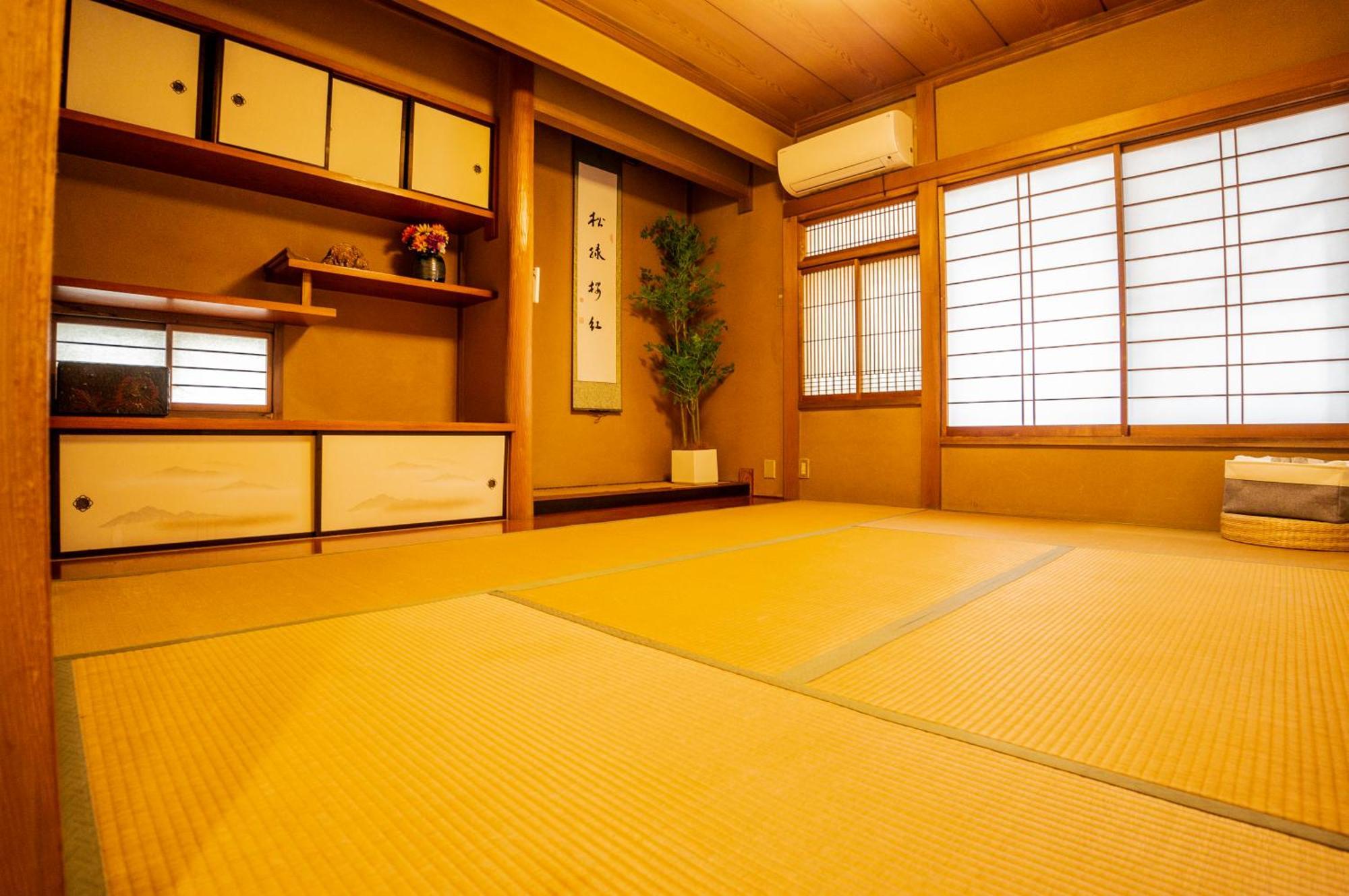 Vila Family Or Business Travel 20 Percent Off 20 Guests 144sqm Free Ikebukuro Shuttle 2 Kitchens Bathrooms 4 Bedrooms *